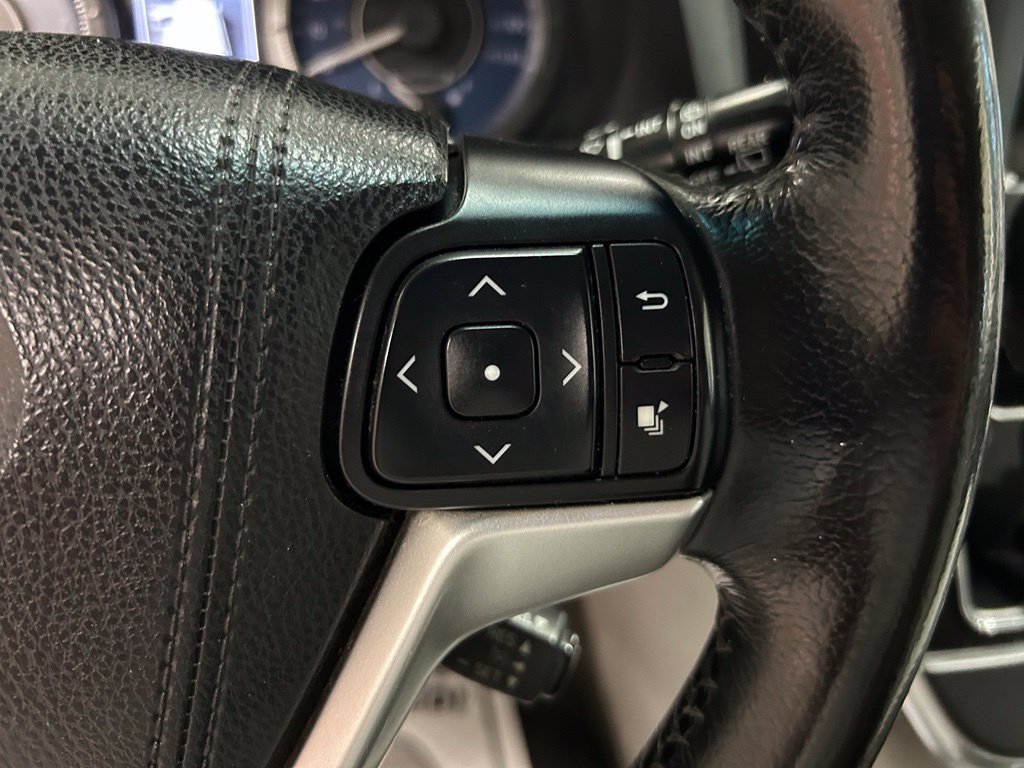 Used 2015 Toyota Sienna XLE FWD image 13