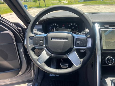 New 2026 Land Rover Discovery Dynamic SE AWD/4WD image 14