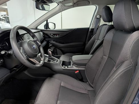 Used 2025 Subaru Outback Premium image 3