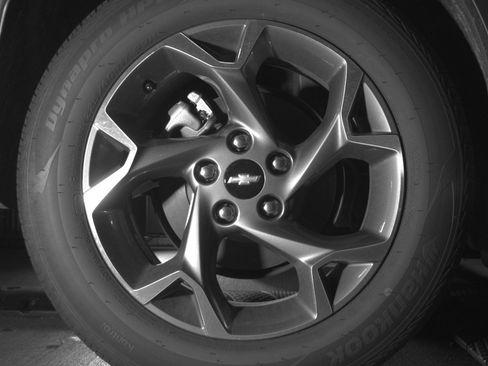 Used 2025 Chevrolet Trax LT FWD image 15