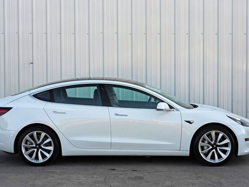 Used 2018 Tesla Model 3 Long Range image 52
