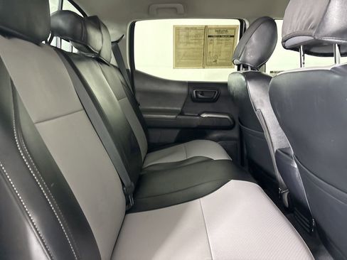 Used 2021 Toyota Tacoma SR5 AWD/4WD image 25