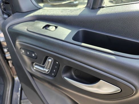 Used 2022 Mercedes-Benz Sprinter 3500 image 34