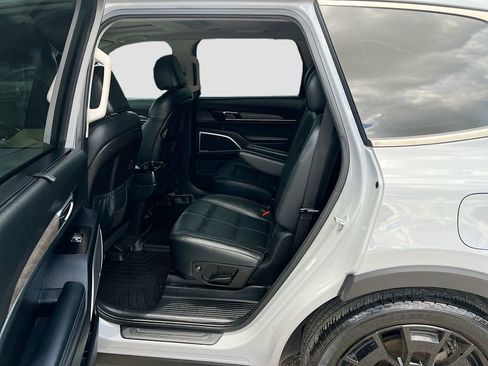 Used 2022 Kia Telluride EX w/ EX Premium Package AWD/4WD image 26