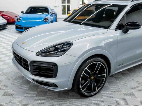Used 2022 Porsche Cayenne GTS AWD/4WD image 11