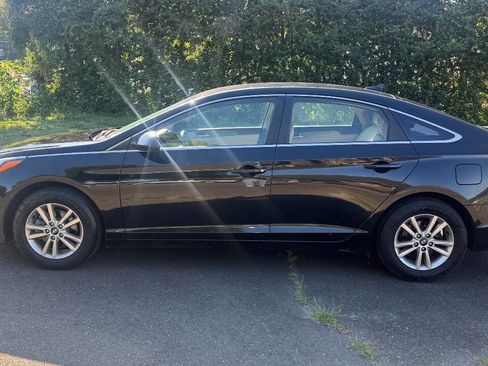 Used 2015 Hyundai Sonata SE w/ Option Group 09 FWD image 5