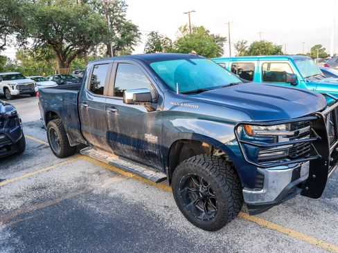 Used 2020 Chevrolet Silverado 1500 LT w/ Texas Edition RWD image 7