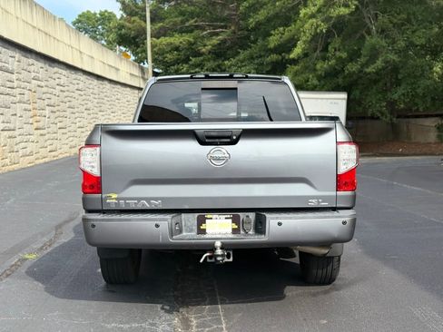 Used 2017 Nissan Titan SL RWD image 7