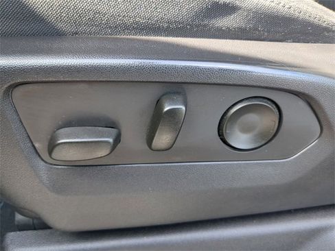 Used 2023 Chevrolet Silverado 1500 Custom image 23