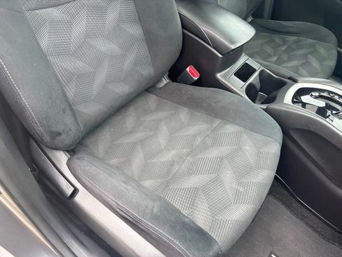 Used 2016 Nissan Rogue SV w/ SV Moonroof Package AWD/4WD image 26