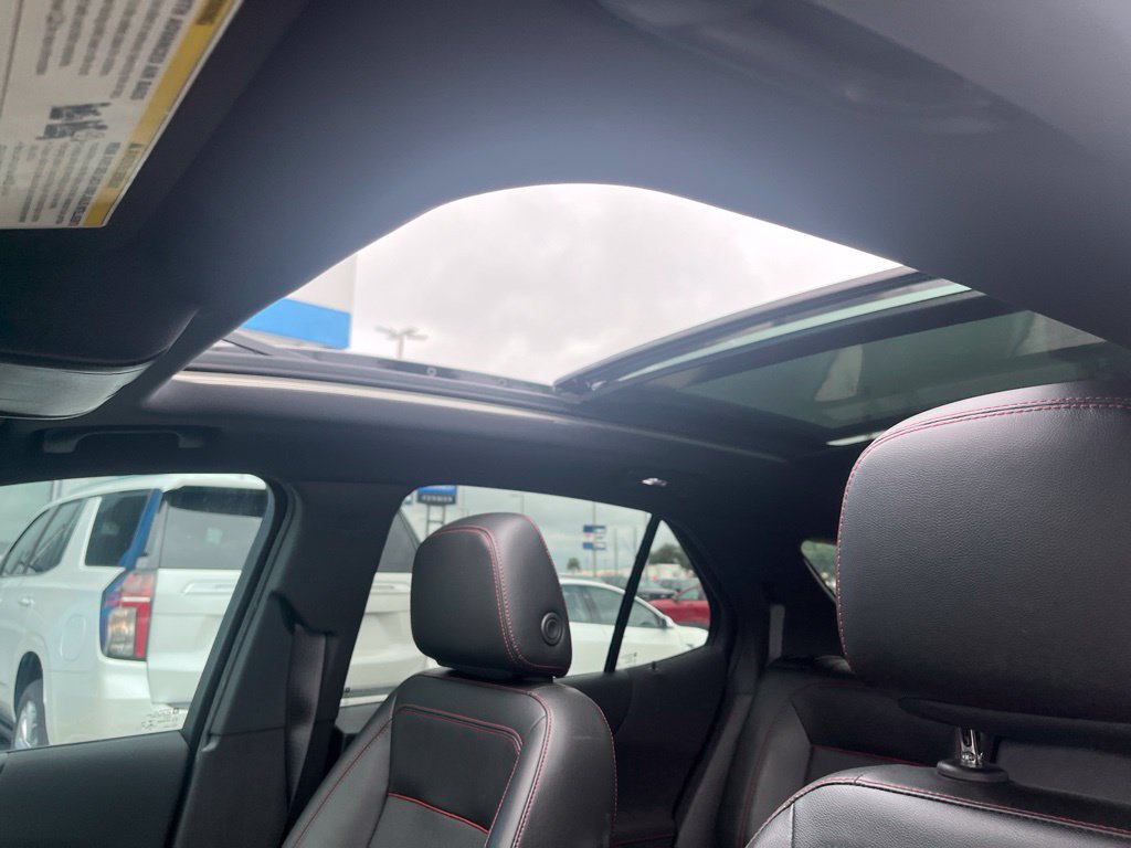 Used 2022 Chevrolet Equinox RS w/ RS Leather Package FWD image 16