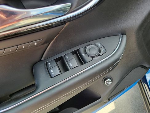 Used 2023 Buick Envision Essence image 16