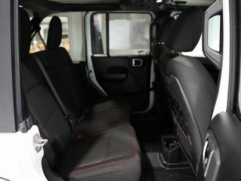 Used 2018 Jeep Wrangler Unlimited Rubicon w/ Cold Weather Group image 17