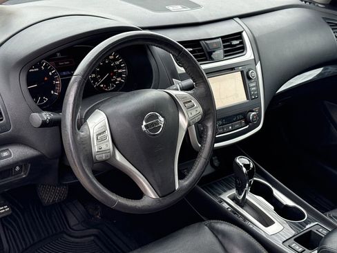 Used 2017 Nissan Altima 2.5 SL w/ 2.5 Technology Package image 9