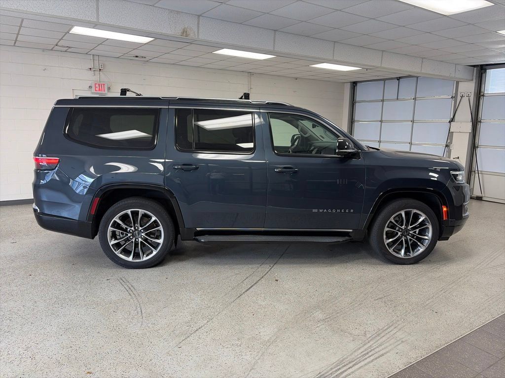 Used 2023 Jeep Wagoneer Series II w/ Premium Group I AWD/4WD image 2