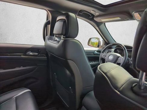 Used 2021 Jeep Grand Cherokee Overland image 22