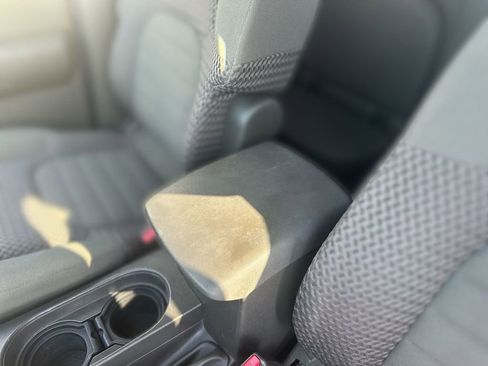 Used 2012 Nissan Frontier SV image 21