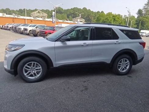 New 2026 Ford Explorer Active RWD image 6