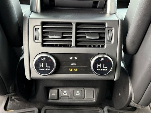 Certified 2025 Land Rover Discovery Dynamic SE image 37