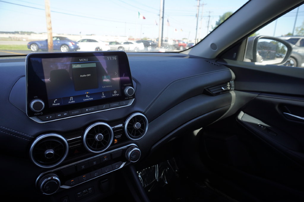 Used 2024 Nissan Sentra SV FWD image 20