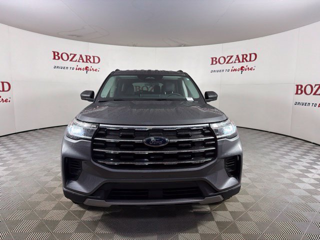 Used 2026 Ford Explorer Active RWD image 2