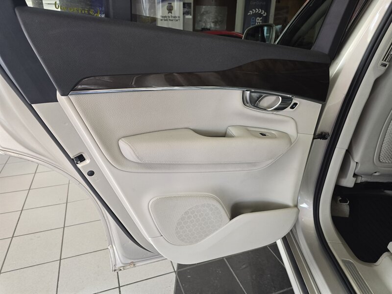 Used 2016 Volvo XC90 T6 Momentum w/ Momentum Plus Package AWD/4WD image 10