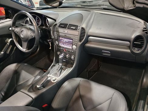 Used 2011 Mercedes-Benz SLK 300 image 38
