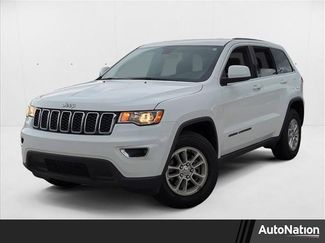 Used 2019 Jeep Grand Cherokee Laredo image 1
