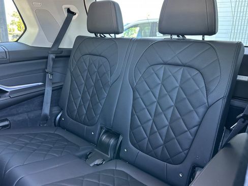 Used 2023 BMW X7 xDrive40i w/ Premium Package image 31