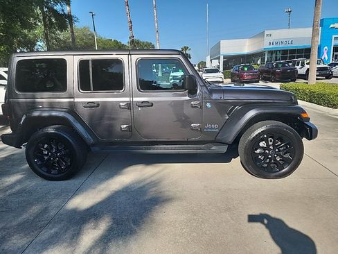 Used 2025 Jeep Wrangler Sahara image 2