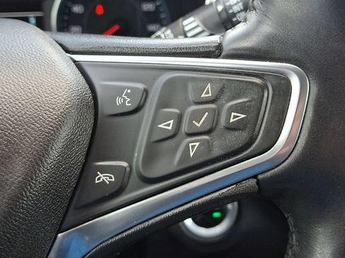 Used 2018 Chevrolet Equinox Premier FWD image 24