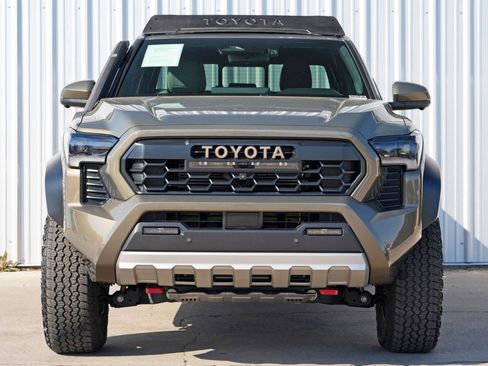 Used 2025 Toyota Tacoma 4x4 Double Cab Hybrid w/ Tow Tech Package image 7