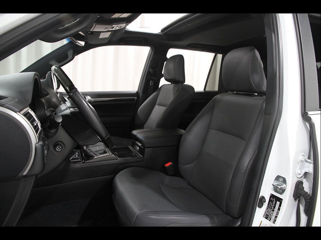 Used 2022 Lexus GX 460 Premium w/ Premium Package AWD/4WD image 5