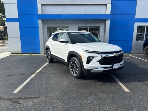 New 2025 Chevrolet TrailBlazer LT w/ LT Cold Weather Package image 3