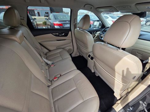 Used 2017 Nissan Rogue SL image 16