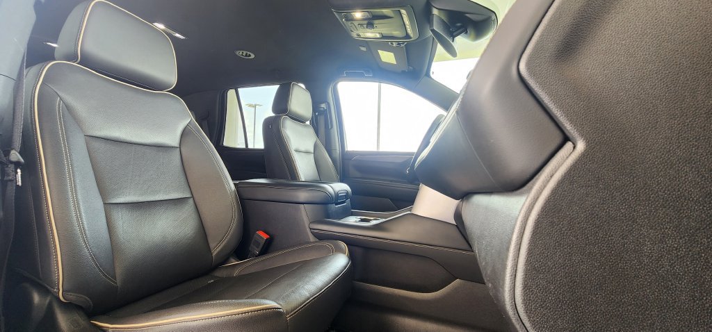 Used 2023 GMC Yukon SLT AWD/4WD image 29