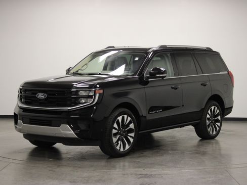 Used 2025 Ford Expedition Platinum w/ Driver's Package AWD/4WD image 4