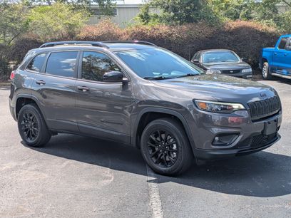 Used 2023 Jeep Cherokee Altitude Lux