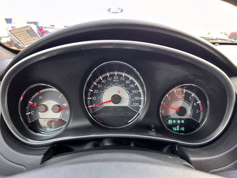 Used 2011 Chrysler 200 Limited FWD image 28