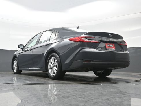 Used 2025 Toyota Camry LE image 29