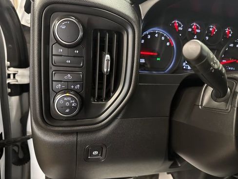 Used 2021 Chevrolet Silverado 2500 Custom w/ Custom Value Package image 19