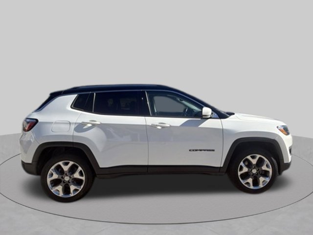 Used 2018 Jeep Compass Limited AWD/4WD image 2