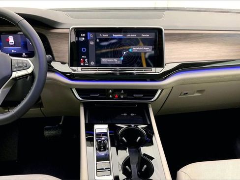 Used 2025 Volkswagen Atlas SEL image 6