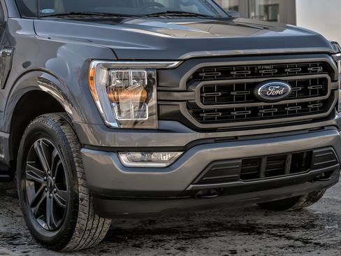 Certified 2022 Ford F150 XLT w/ Equipment Group 302A High image 11