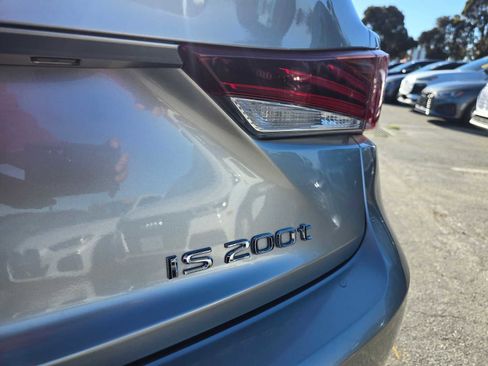 Used 2017 Lexus IS 200t image 16