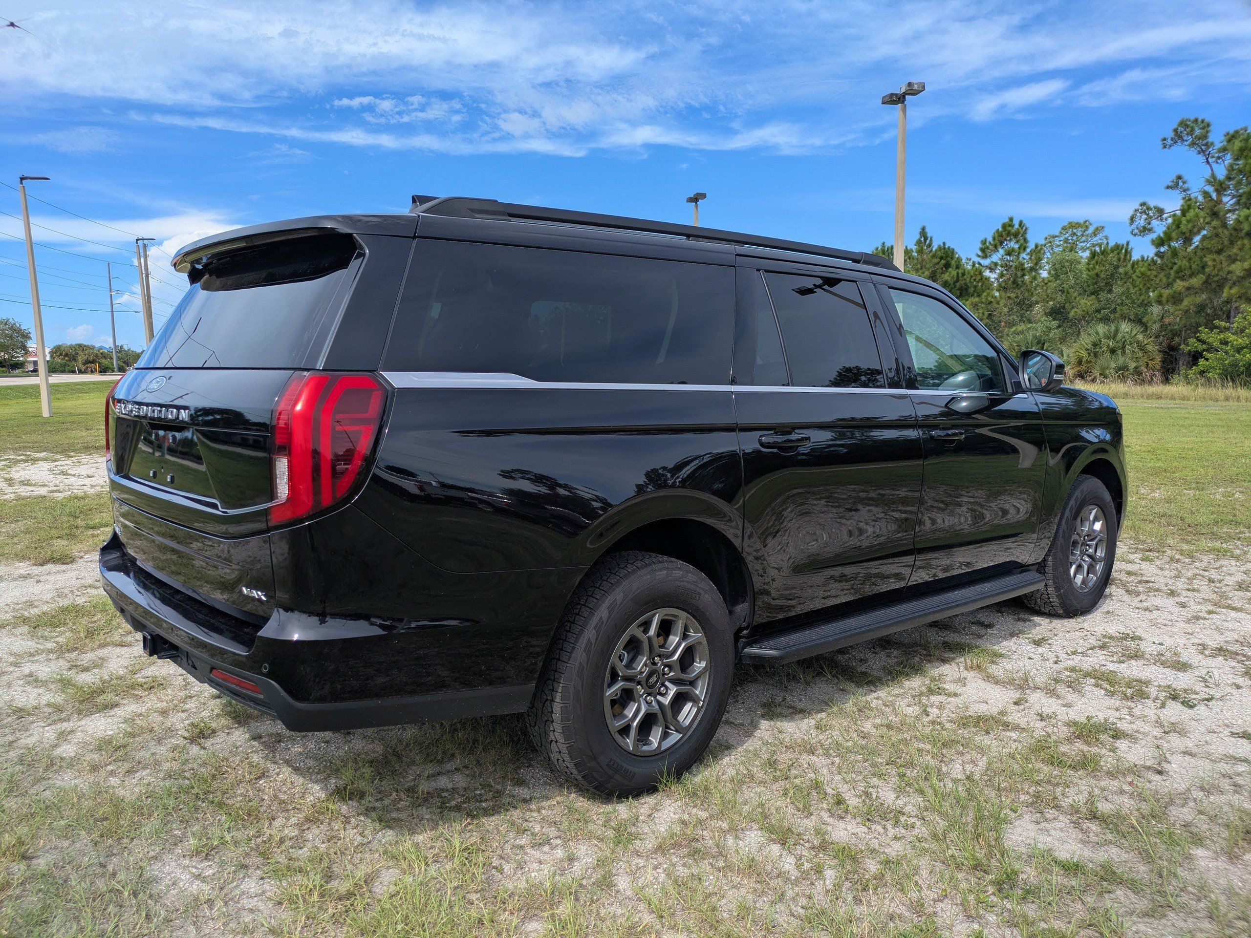 Used 2026 Ford Expedition Max Active RWD image 4
