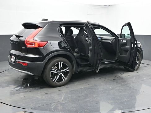 Used 2025 Volvo XC40 B5 Core AWD/4WD image 40