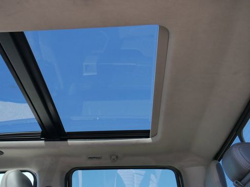 Used 2025 Ford F350 Platinum w/ Platinum Plus Package image 30