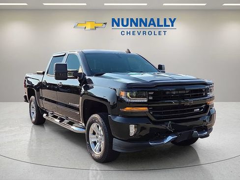 Used 2017 Chevrolet Silverado 1500 LT w/ All Star Edition AWD/4WD image 7
