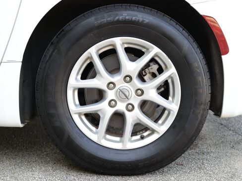 Used 2023 Chrysler Pacifica Touring-L FWD image 35